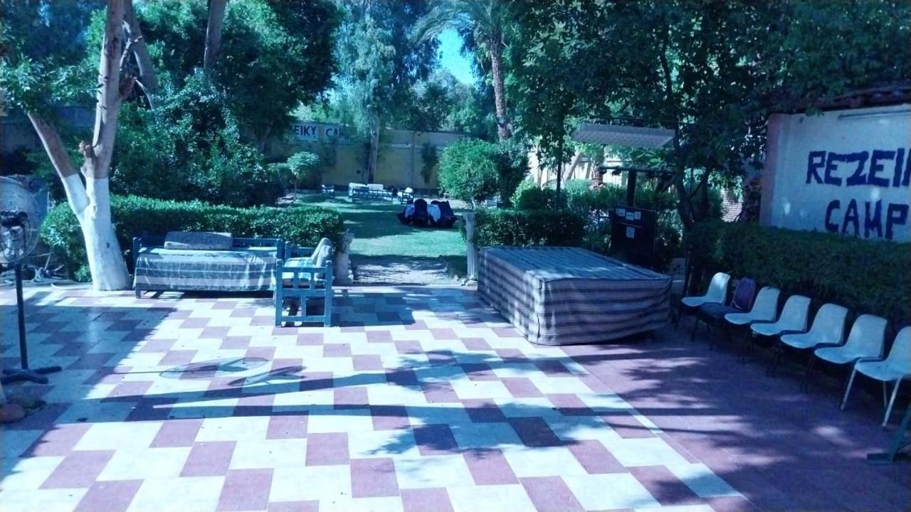 Rezeiky Hotel&Camp Luxor Exterior foto